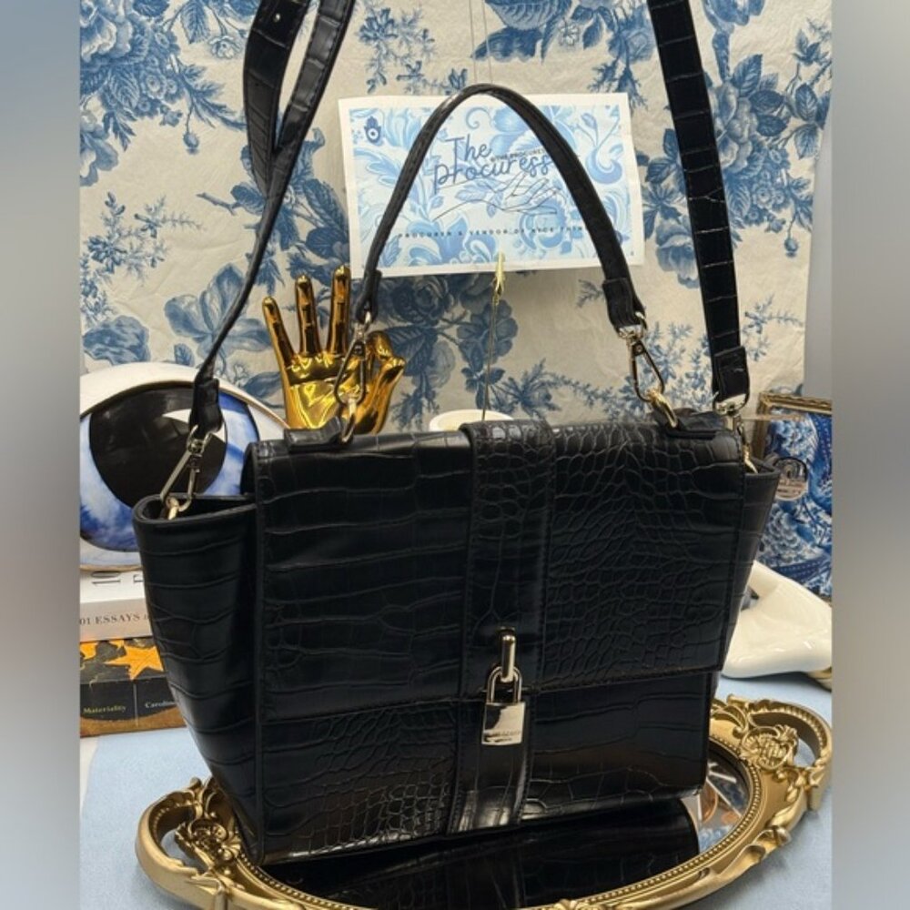 🆕 KURT GEIGER LONDON 🧿 NWOT Brixton Croc-Embossed Top Handle Flap Bag *SAMPLE* - Picture 2 of 16